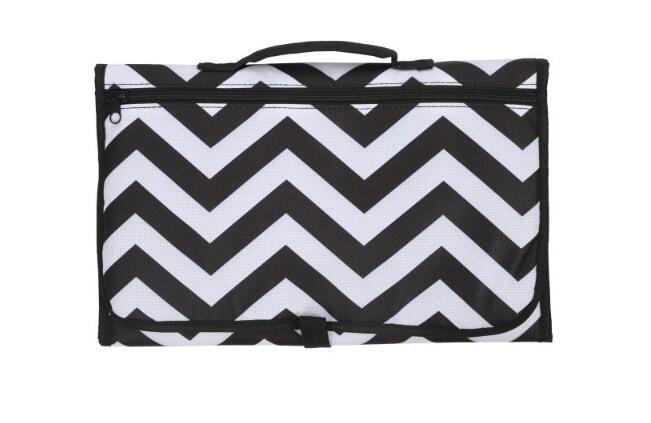 Tapis à Langer Bébé Portable – Pliable, Imperméable & Lavable | Matelas de Voyage + Sac de Rangement